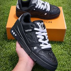 All Sizes Louis Vuitton LV Trainers White & Black Sneaker