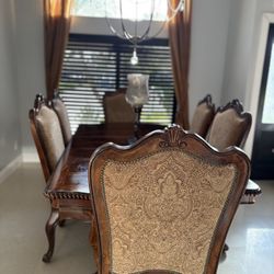 Beautiful Dining Sets From Baer’s Furniture 