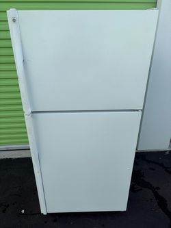 GE Top And Bottom Refrigerator