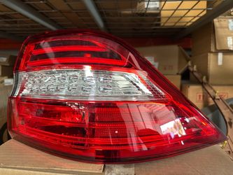 Mercedes-Benz ML / GLE Right Taillight