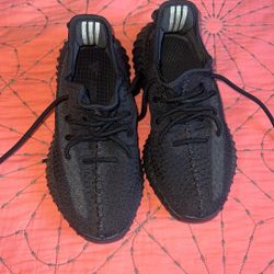 Yeezy Adidas Tennis Shoes Size 6 🇺🇸  No Box 