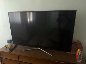 Samsung Flat Screen TV with Stand