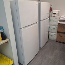  Frigidaire 18.3 cu. ft. White Top Freezer Refrigerator,  Garage Ready WITH 4 YEARS WARRANTY