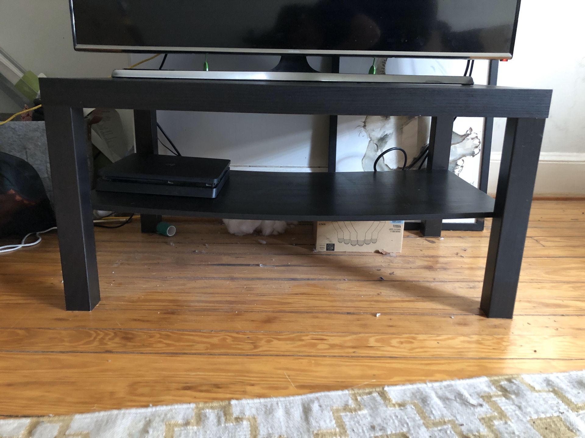 Ikea tv stand / coffee table in good condition