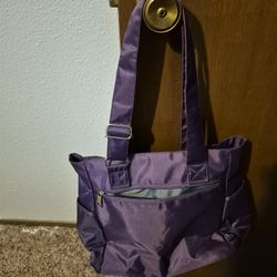 NEW  BEAUTIFUL  WITH  ALOT OF COMPARTMENT 