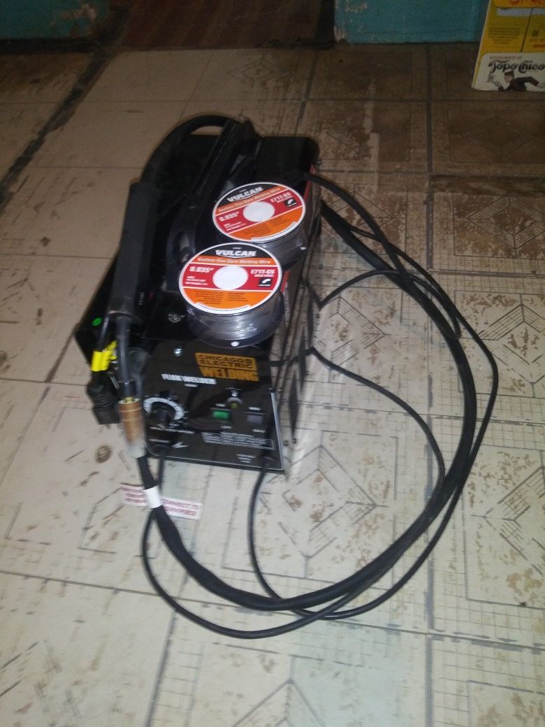 Great deal chicago gasless flux core welder