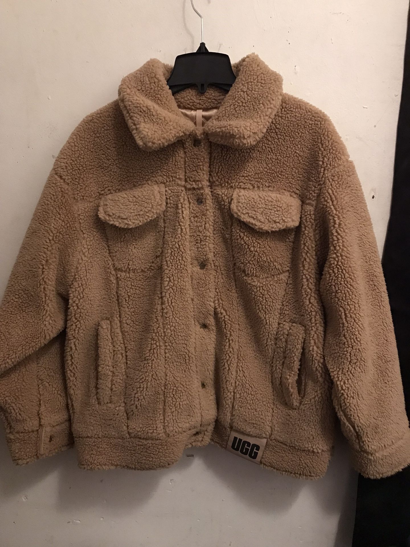 UGG Sherpa Trucker Jacket Size Large