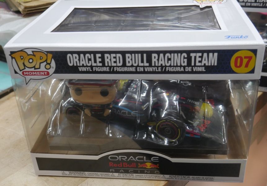 Funko Pop Moment 07 Oracle Red Bull Racing Team Pérez Verstappen Formula One F1. NEW