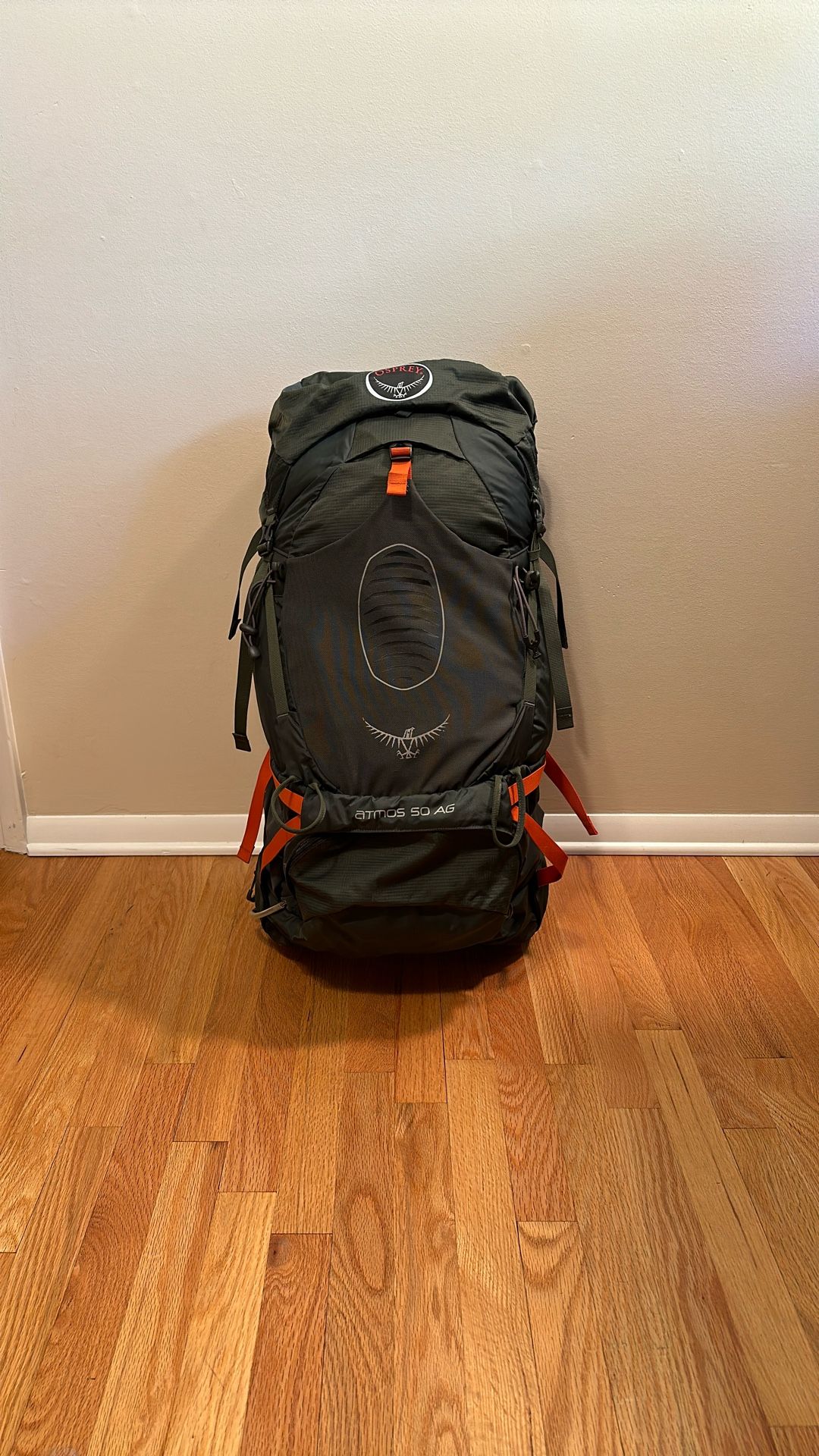 Osprey Atmos AG 50 backpack, men’s medium green, slim-fit straps