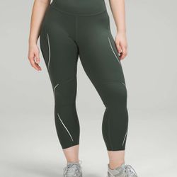 Lululemon Base Pace High-Rise Reflective Tight 22” Smoked Spruce Green 4
