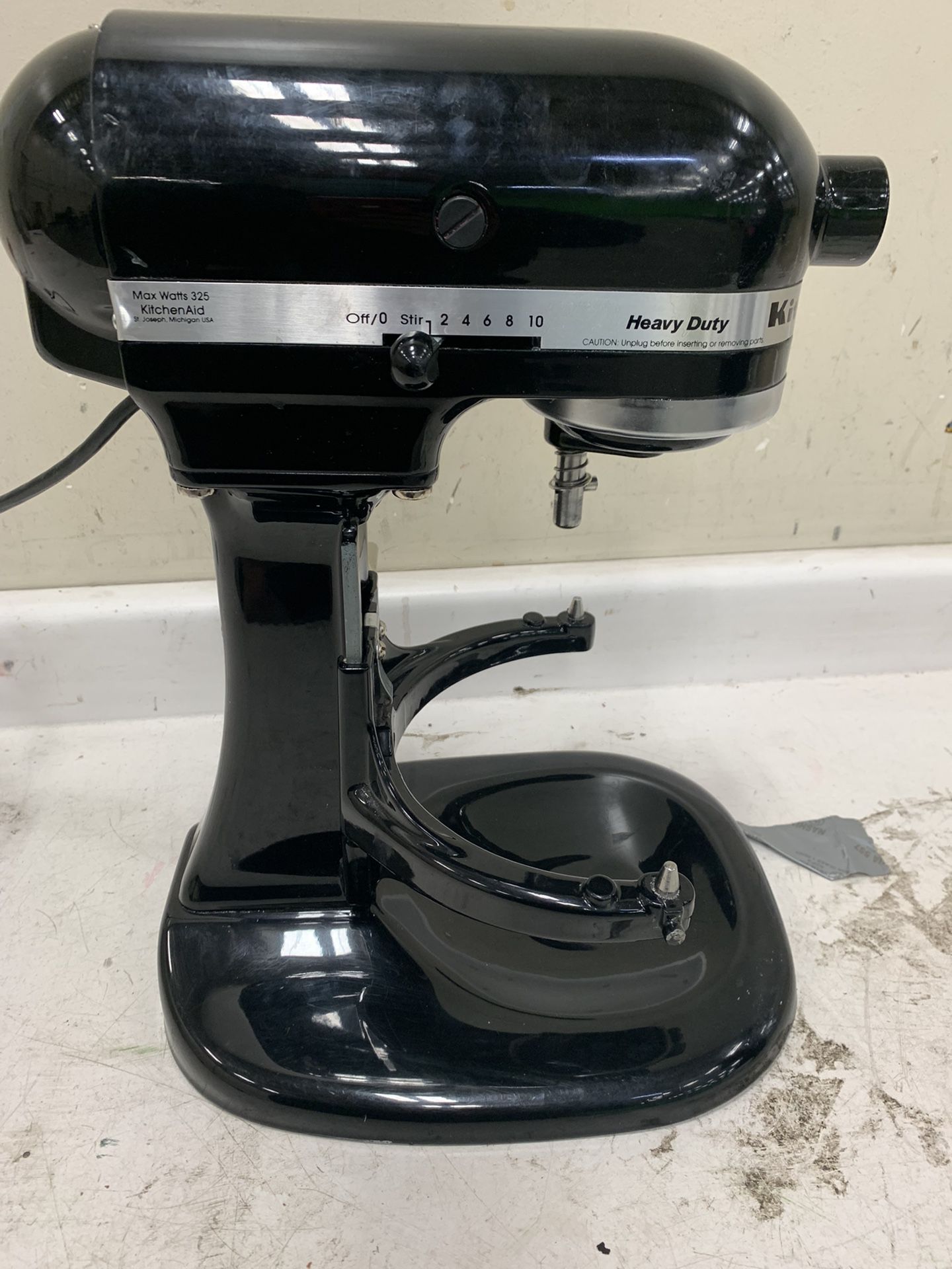 KitchenAid 5.5 Quart Bowl-Lift Stand Mixer - KSM55 - Matte Black for Sale  in North Wales, PA - OfferUp