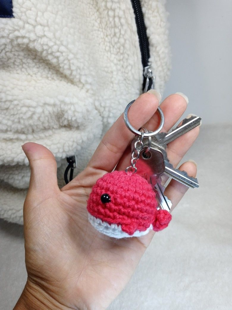 Small Amigurumi Whale Backpack charm. Crochet little whale bag charm. Whale Keychain.