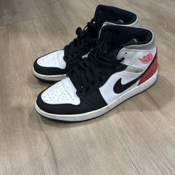 Jordan 1 MID RED BLACK TOE 9m