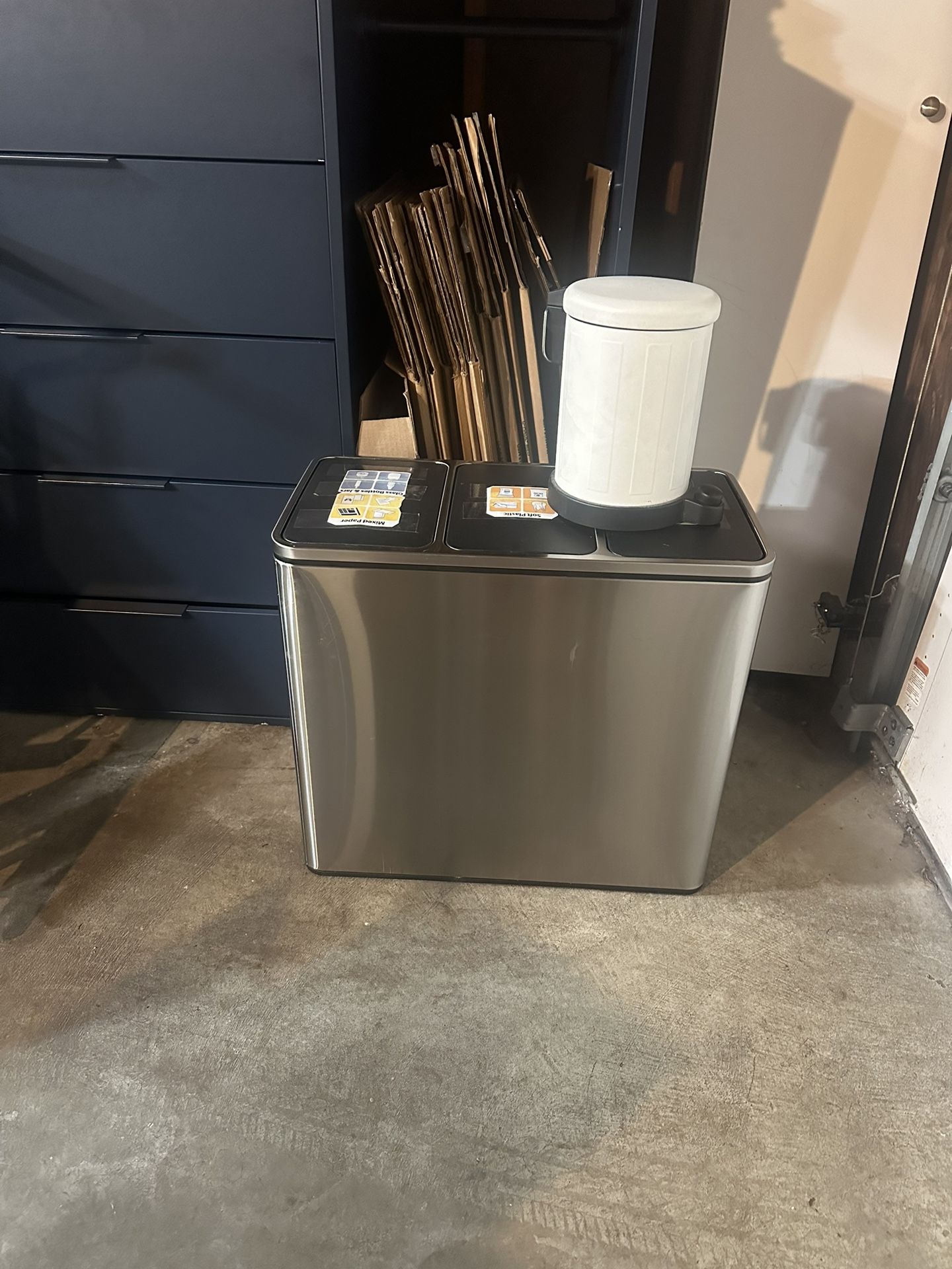 Trash cans - 2Nos