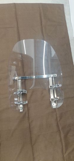 2016 Harley-Davidson Dyna Fat Bob front windows