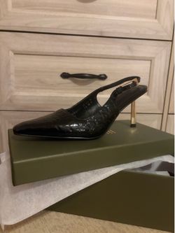 IIMMU BLACK CROC PATENT LEATHER PUMPS