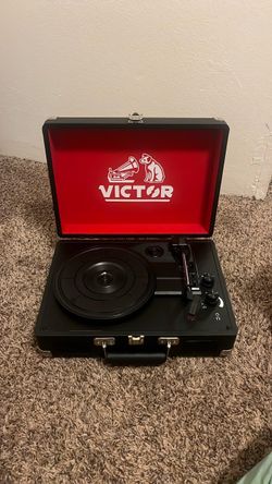 Victor suitcase turntable