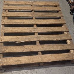 FREE Wood Pallet