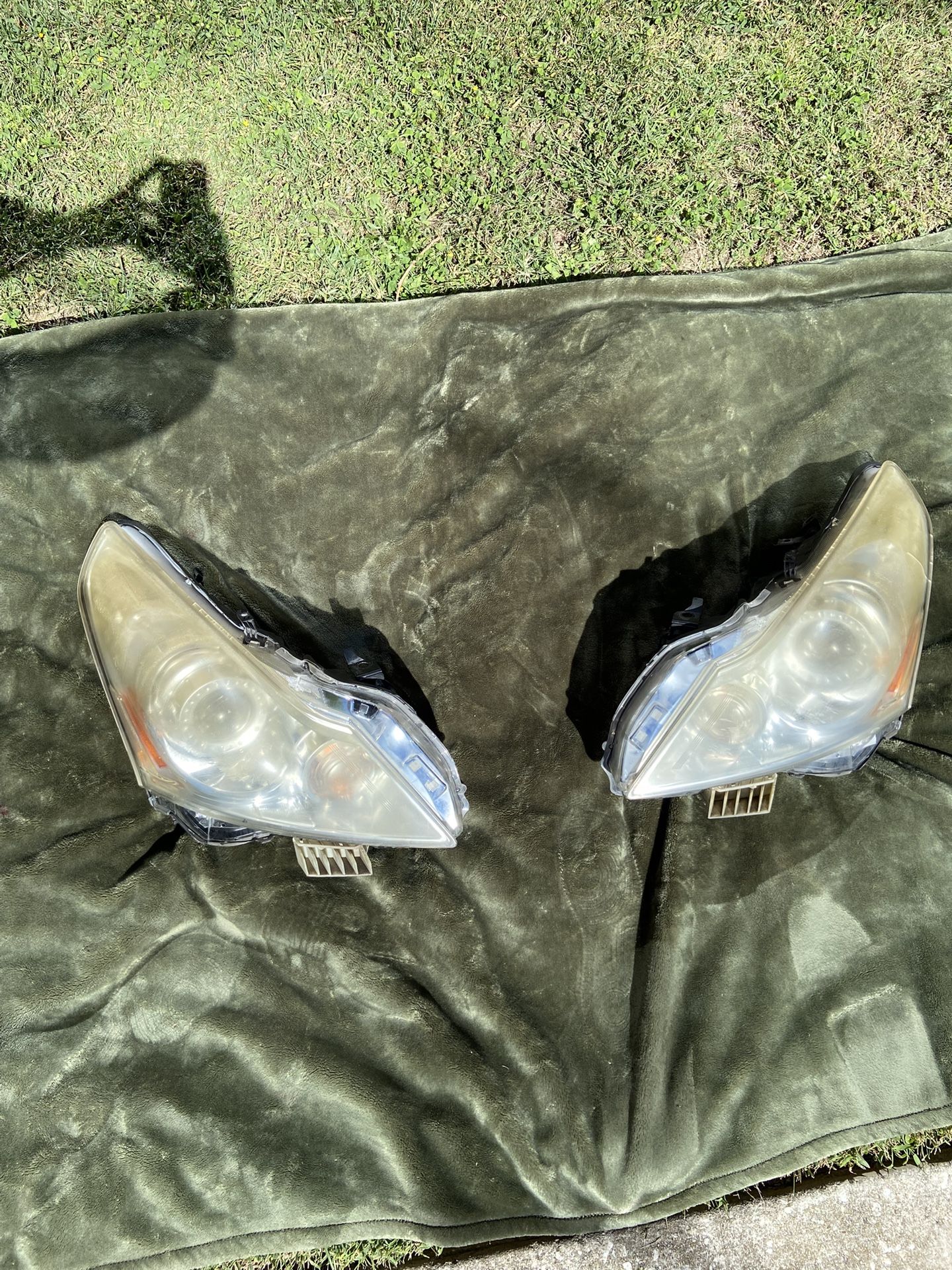 Infiniti Headlights