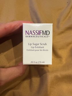 Lip sugar scrub NassifMD