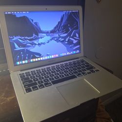 MACBOOK AIR 2017 (PICKUP ONLY)