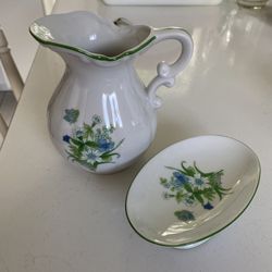 Vintage Bathroom Accessories 