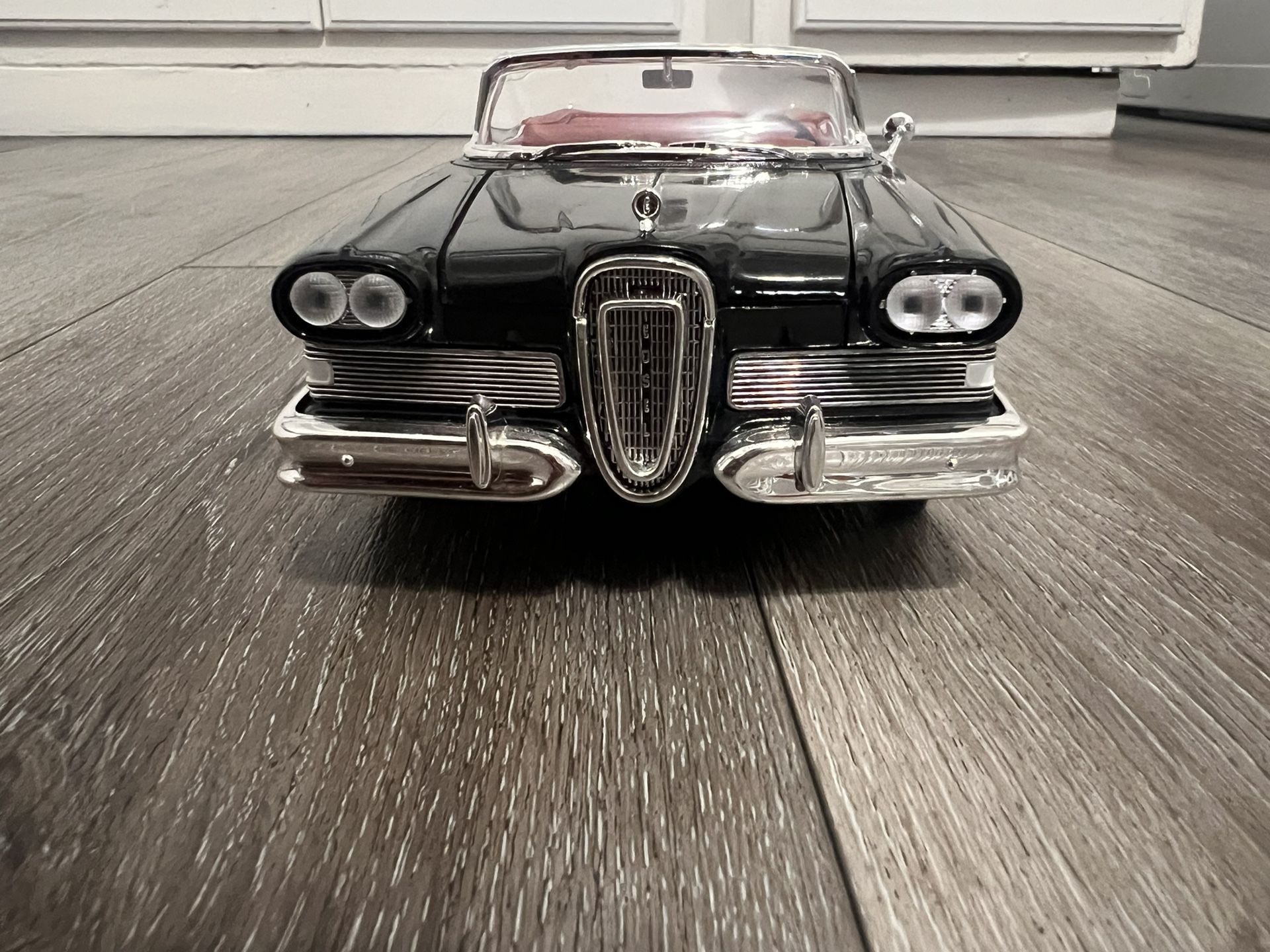 Diecast 1/18 Scale 1958 EDSEL CITATION CONVERTIBLE BLACK