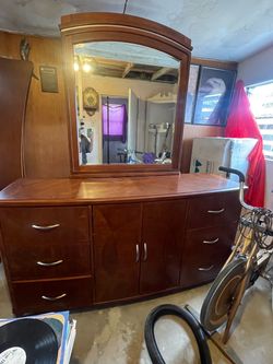 Dresser