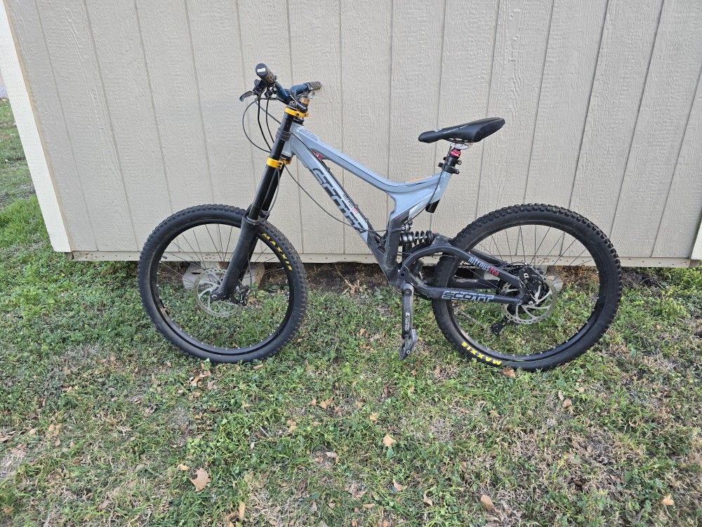 Scott Nitrous 10 Downhill Racing Setup