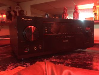 Pioneer elite stereo receiver works good play good as shit 460 watts on it