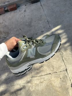 New Balance 2002r