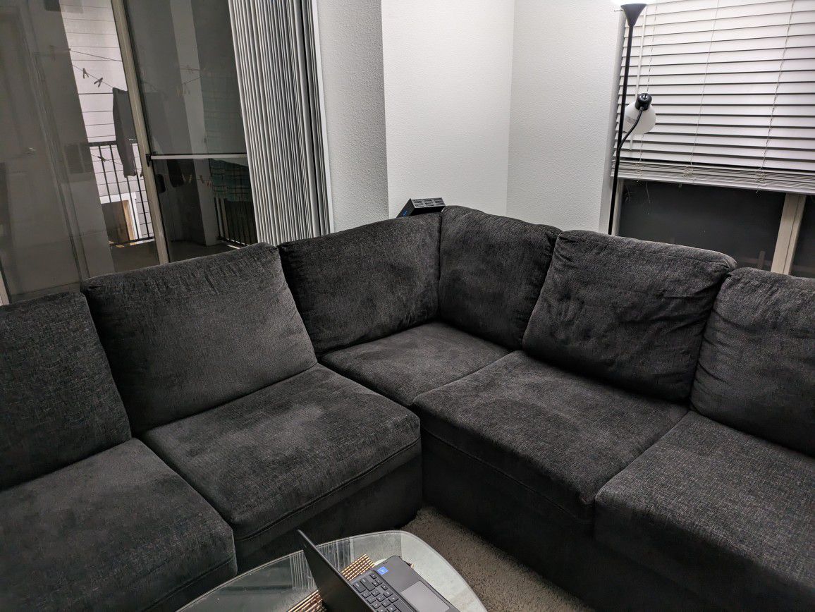Sectional Sofa Excellent Condition 1 Yr Old