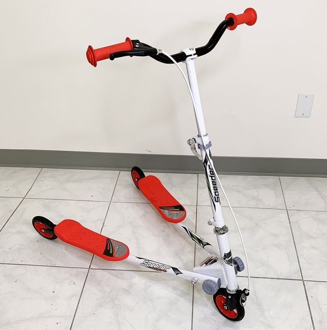 (NEW) $40 each Kids Scooter Kick Swing Wiggle 3-Wheel Adjustable Height 30”-36” for Girls & Boys 5+ Year Older