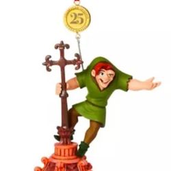 NEW 2021 Disney Store THE HUNCHBACK OF NOTRE DAME Legacy Sketchbook Ornament NIB