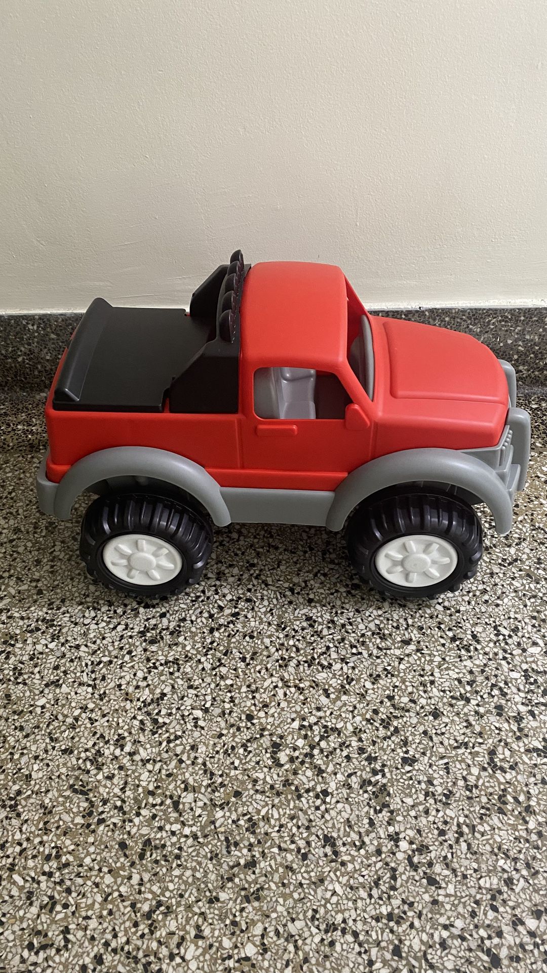 American Plastic Toys Kids’ Gigantic Pick-Up Truck