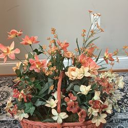 Basket 🧺 With Flowers 💐 Centerpiece 