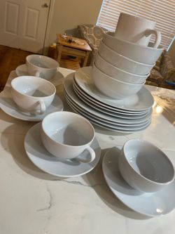 White Ceramic Dinnerware Set