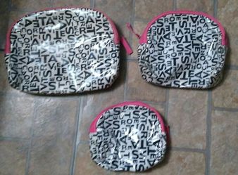 3 piece makeup bag set.