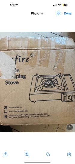 Portable gas stove with carrying case