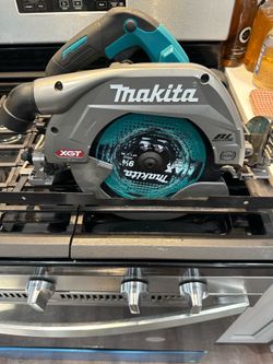 Makita xgt 9 1/4 saw with compatible guide rail base