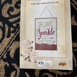 Glass Wall Decor With Glitter 