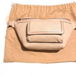 White Gucci Front Body Pouch Bag