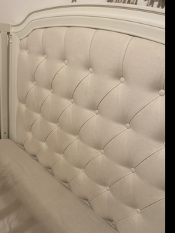 Pottery Barn Kids Tufted Upholstered Crib – Cream