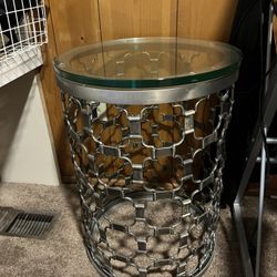 ARHAUS: NAOMI PEWTER 16" END TABLE