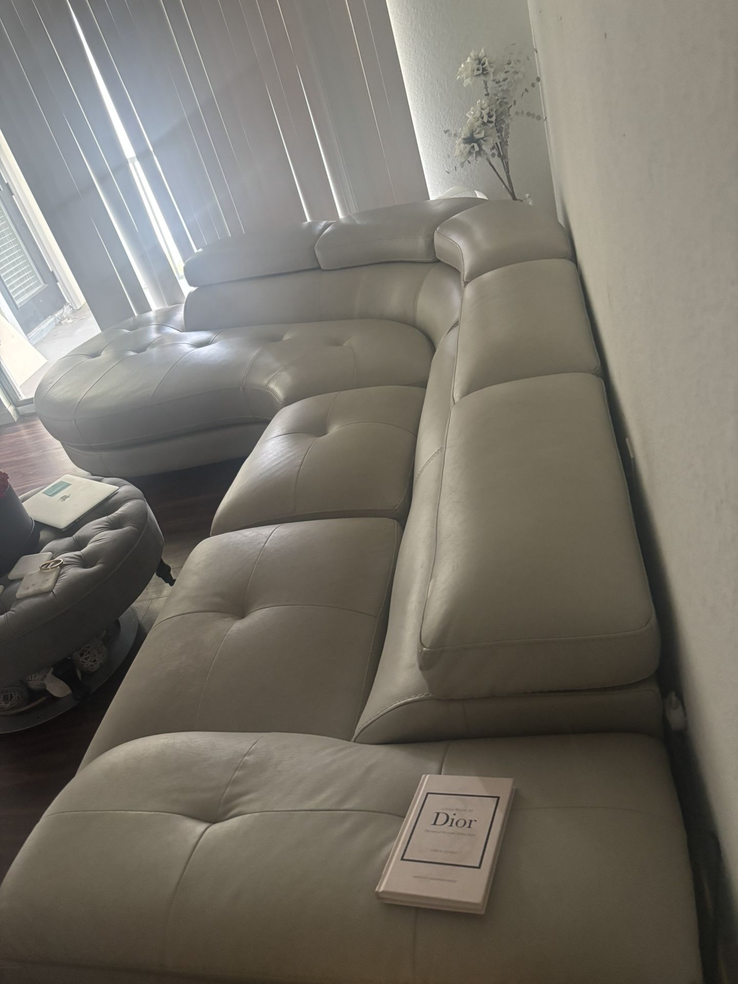 Xtra Large Sectional Great Condition And Beautiful