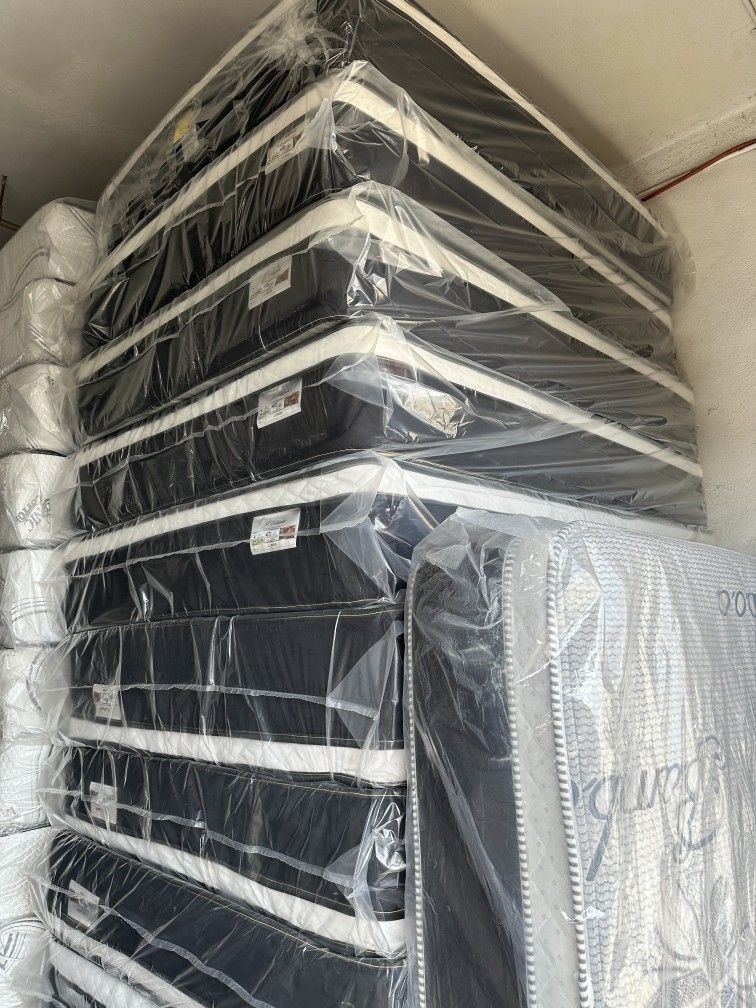 Full Size Mattress Pillow Top New 12"