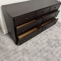 Brown Dresser – Gently Used / Like New