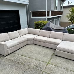 Gorgeous 5-Piece Large Couch-Free Delivery