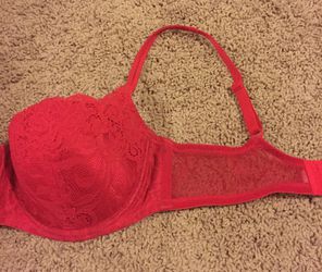 Victoria's Secret, 36C, red lace for Sale in Woodinville, WA - OfferUp