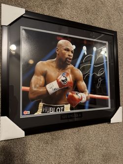 Floyd Mayweather Autographed Framed Photo